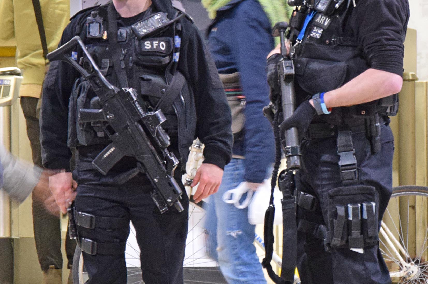 Armed Police Officers swoop Watford junction Train Station for Suspect